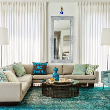 Бирюзовый ковер в интерьере